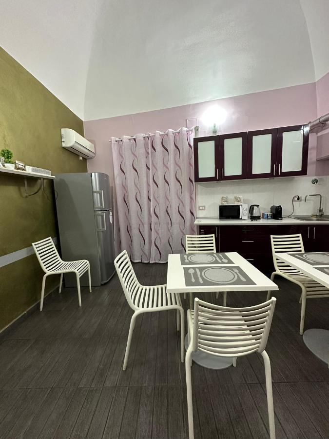 Etna Rooms CTA Exterior photo